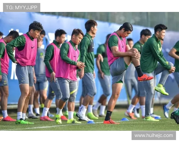 国安队在苏州训练基地进行最后一练后启程前往汉口备战新赛季