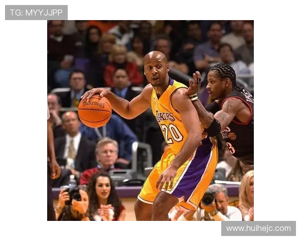 2001年NBA东部决赛艾弗森率76人淘汰雄鹿晋级总决赛